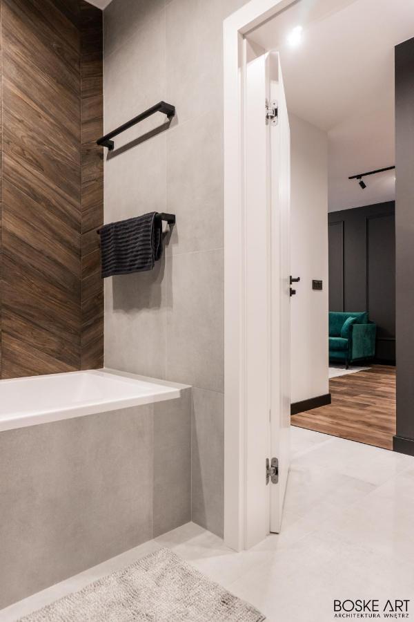 Stylowy Apartament W Centrum Poznania Luaran gambar
